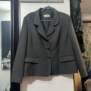 LESUIT size 18 black and white three button blazer